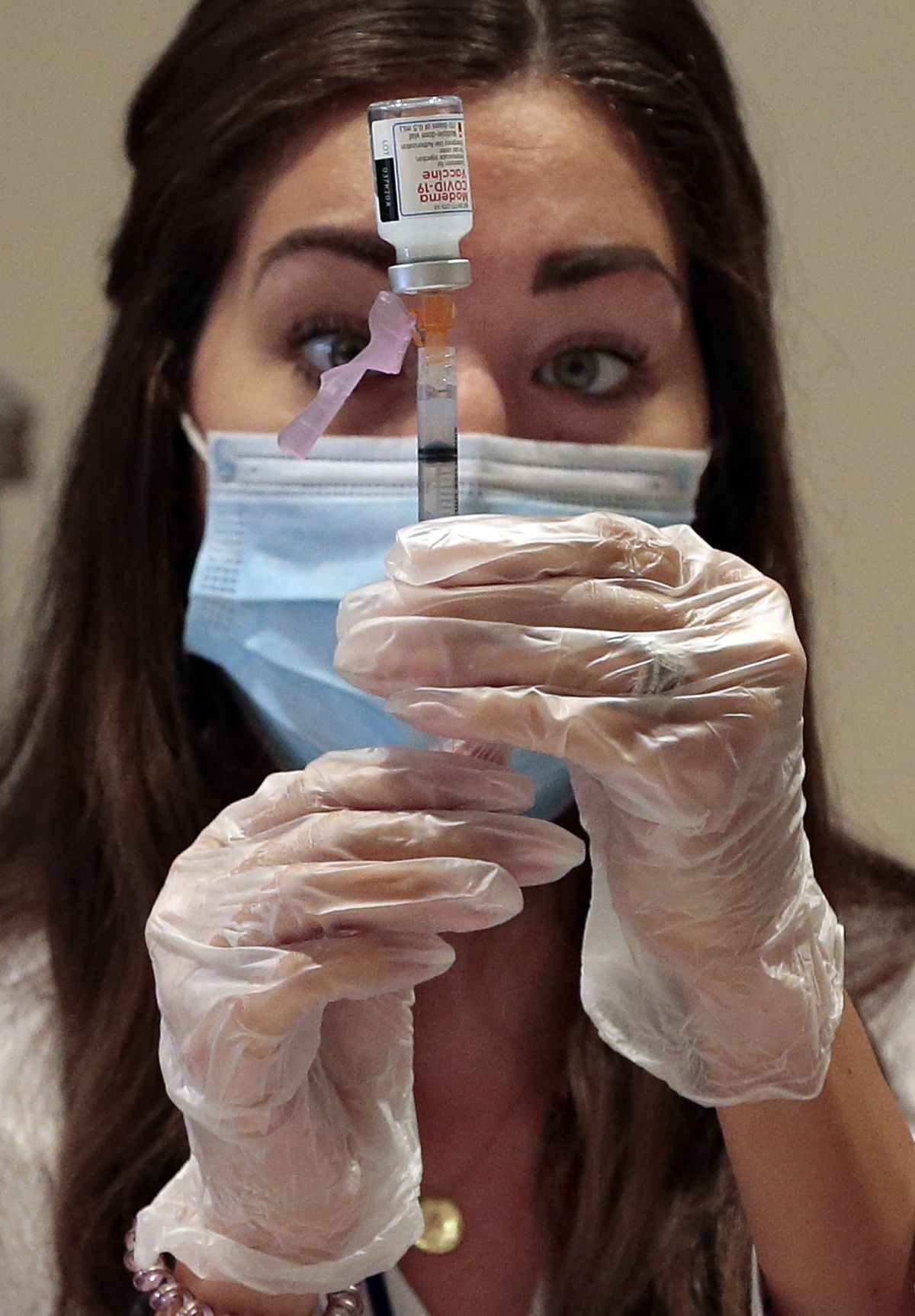 Moderna vaccine arrives for retirement home residents